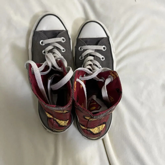 Size 5.5 - Converse Chuck Taylor All Star High Top Superman edition - Picture 6 of 7